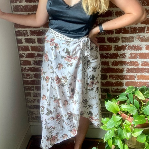 Max Studio Floral Wrap Skirt - Picture 4 of 6